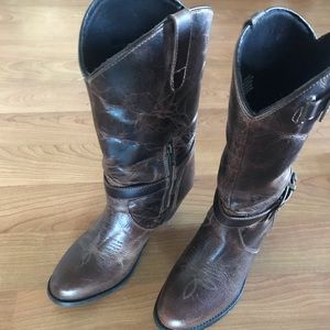 Dingo brown cowboy boots